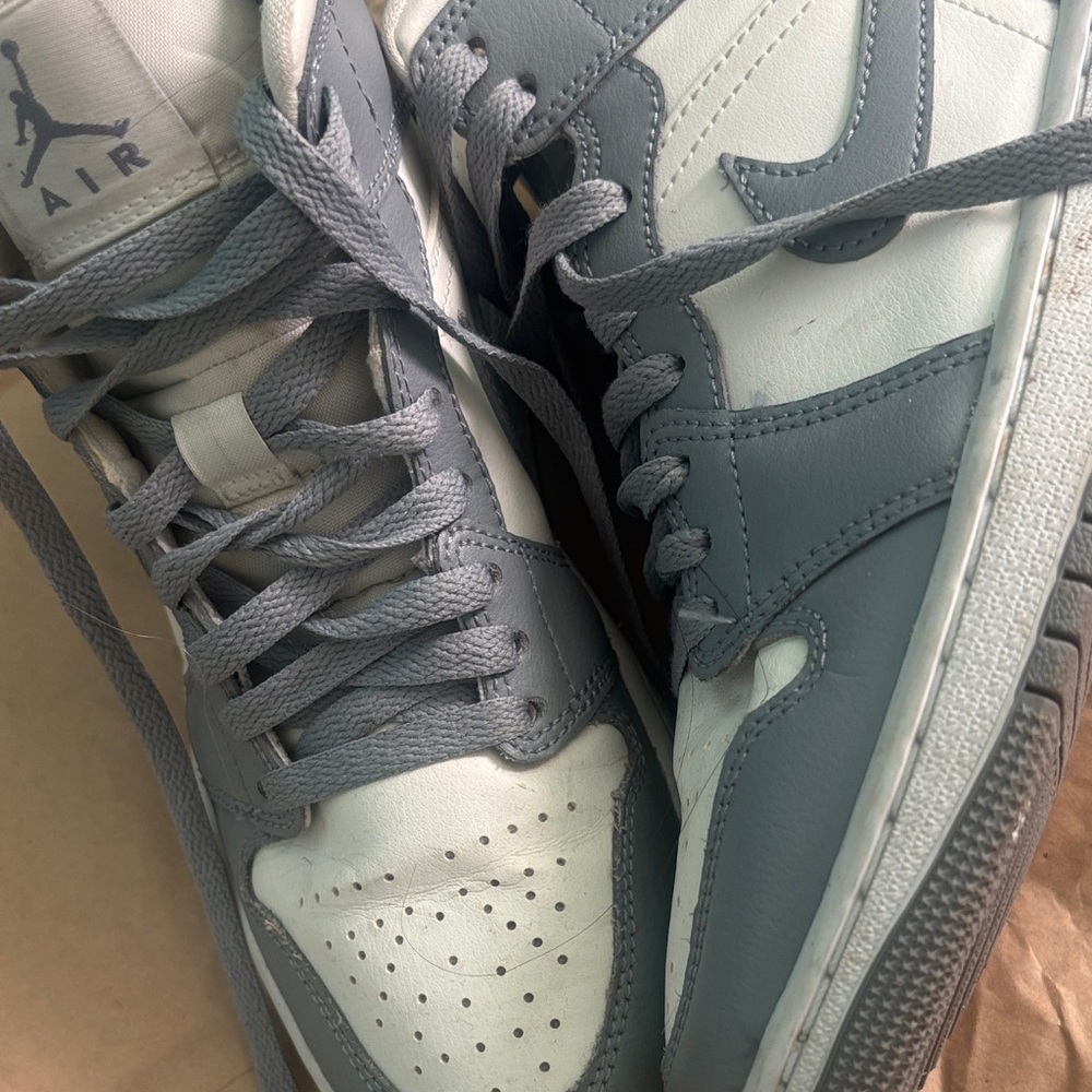 Air Jordan hi tops grey white womens 7.5